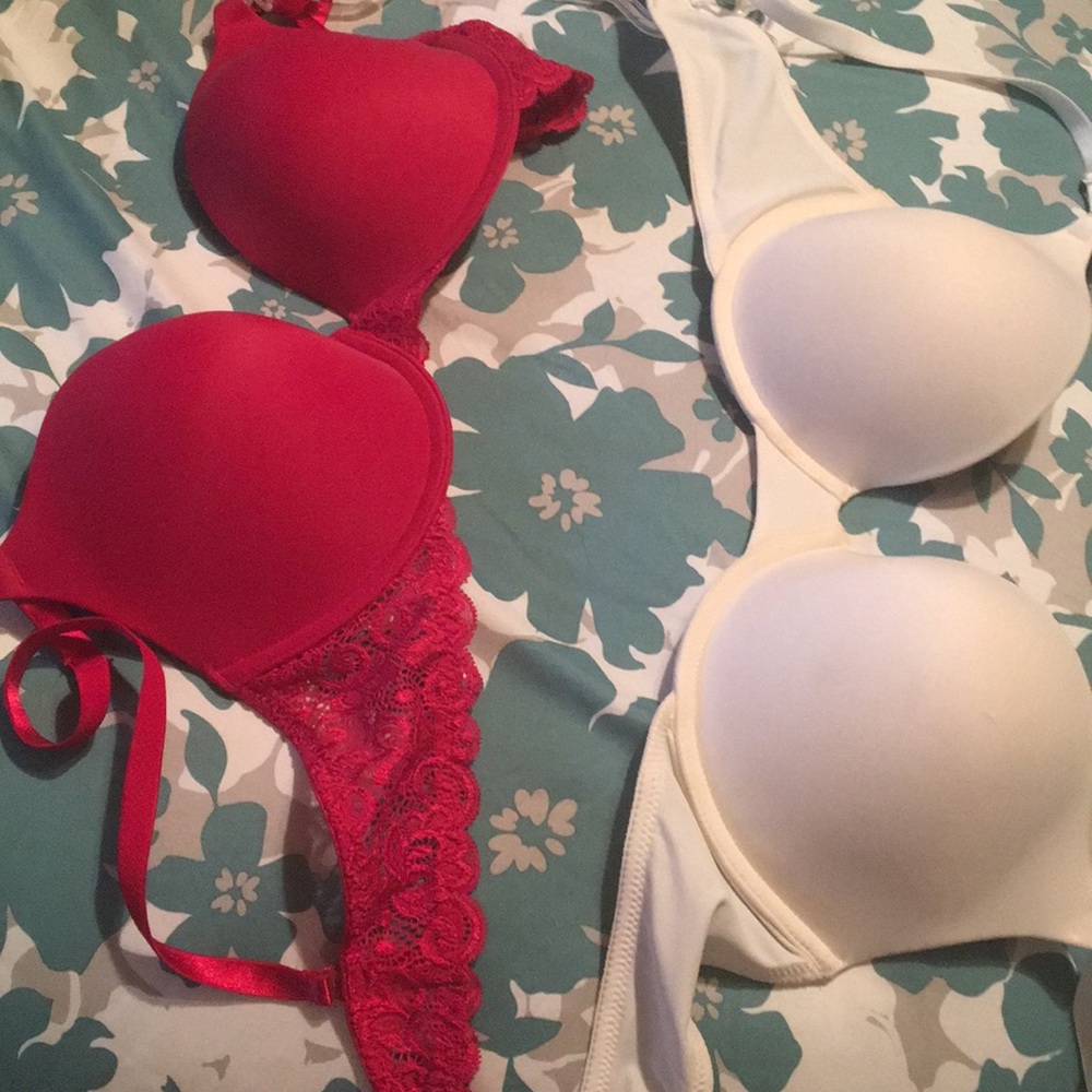 Two brand new bra’s !
